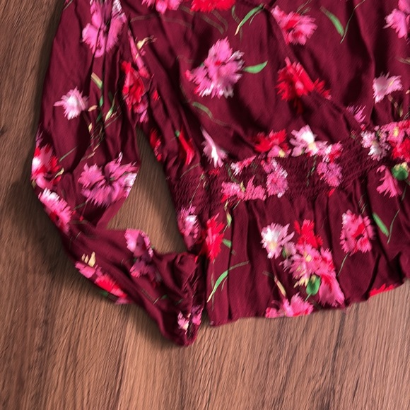 Express Floral Blouse - Picture 2 of 5